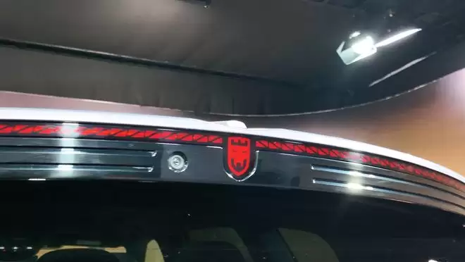 800V+标配小鹏VLA 与众08预售XX.XX万元起