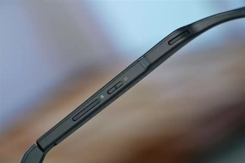 颜值拉满+配置能打 雷鸟Air 4 Pro蝙蝠侠限定版深度评测:76g的口袋巨幕 DC粉丝必冲