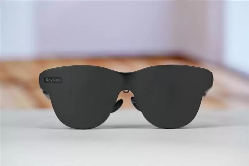 颜值拉满+配置能打 雷鸟Air 4 Pro蝙蝠侠限定版深度评测:76g的口袋巨幕 DC粉丝必冲