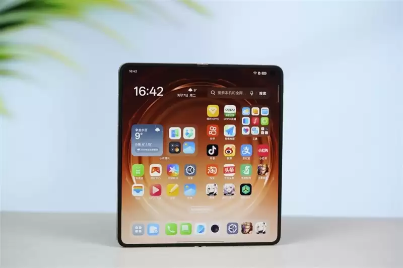 折叠屏再无折痕顾虑!OPPO Find N6手机评测:超平展内屏开创历史 哈苏XPAN模式体验胶卷荣光