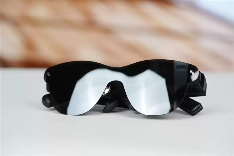 颜值拉满+配置能打 雷鸟Air 4 Pro蝙蝠侠限定版深度评测:76g的口袋巨幕 DC粉丝必冲