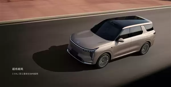 底盘硬件百万级、全线控四轮转向上车！智己LS8预售45分钟小订破万台