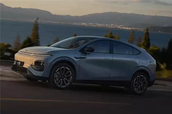 8年补贴即将清零!香港市民连夜抢订国产电动车 现车全面告急