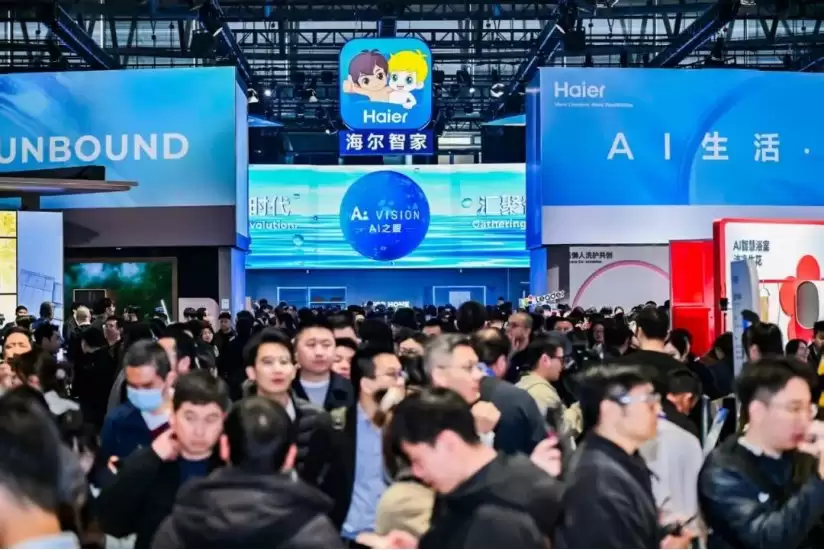 任泽平现场开箱小度“龙虾“：一句话点外卖，AI开始替你把事做完