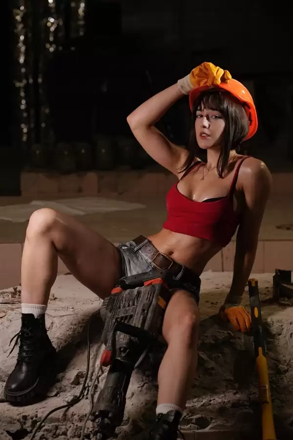 国外美女Cos《猎天使魔女》贝姐美照 大长腿诱人