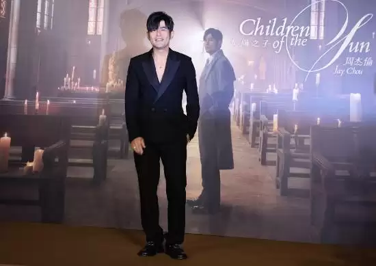 周杰伦首次公开求婚细节：服务员都是我请来的演员