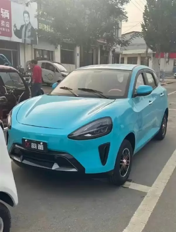 这对比图你说像吗!老头乐企业起诉小米汽车引热议 今天现场口审