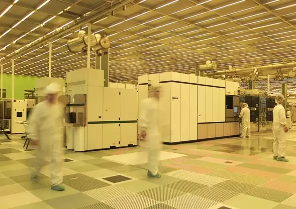 氦气价格暴涨50%！三星、SK海力士正不计成本抢夺库存