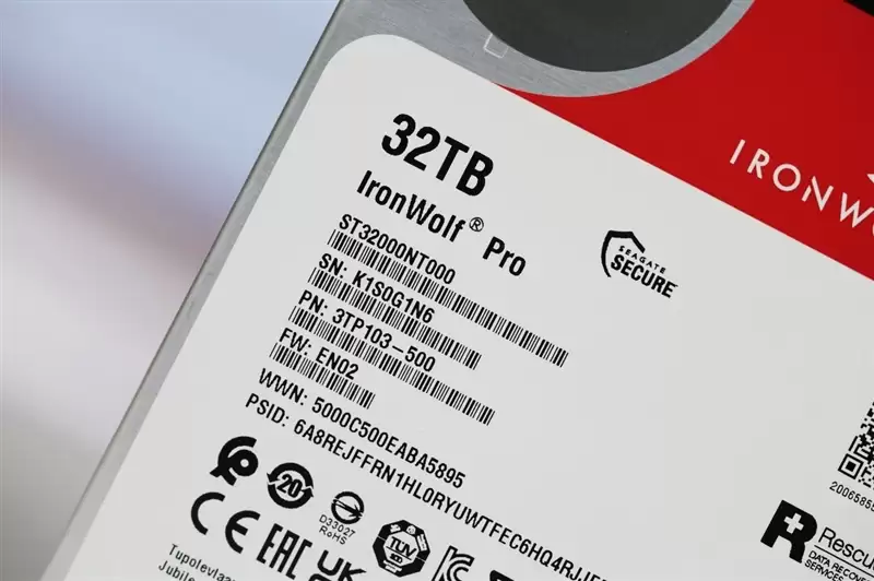 4盘RAID 0读写超1100MB/s！希捷酷狼Pro 32TB硬盘评测：百万文件快速完成备份