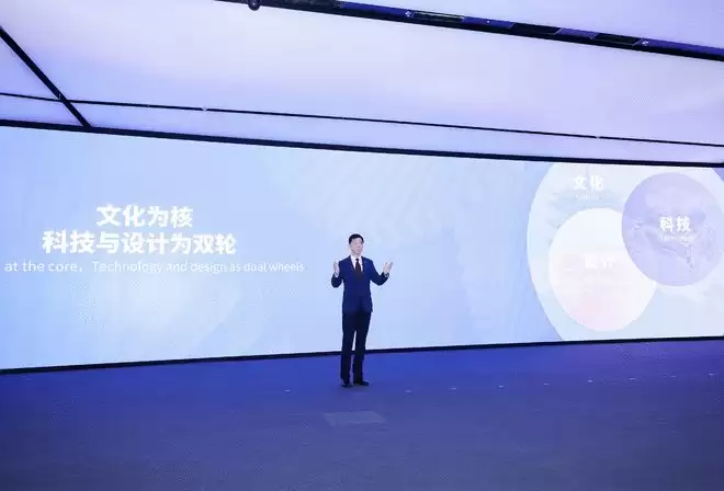 东风汽车战略规划部总经理、研发总院院长、党委书记杨彦鼎致辞