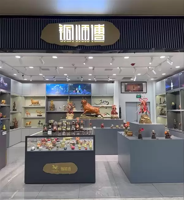 雷军押注！铜质文创第一股铜师傅来了：专做中年人的泡泡玛特