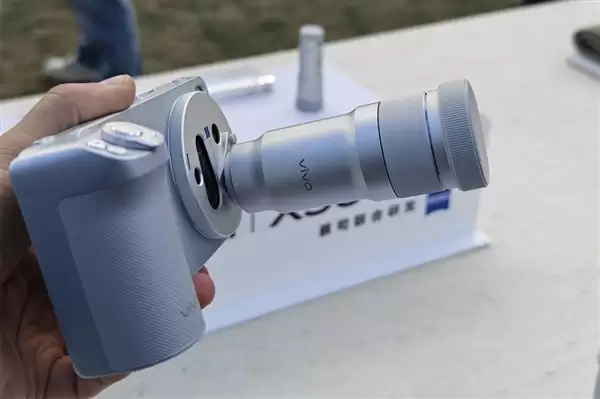 口袋中的专业V单！一图读懂vivo X300 Ultra：6999元起