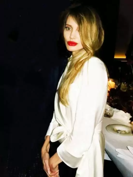 朱莉舒淇世纪同框：47岁的松弛有光 50岁的眼神空洞