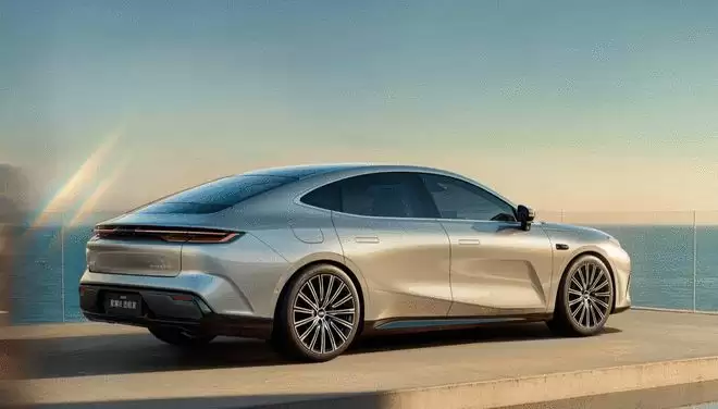 1725km综合续航城市NOA 银河星耀8远航家上市限时14.68万起