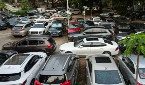 终于对僵尸车出手了！深圳新规：长期占位不缴费者将罚款并纳入征信