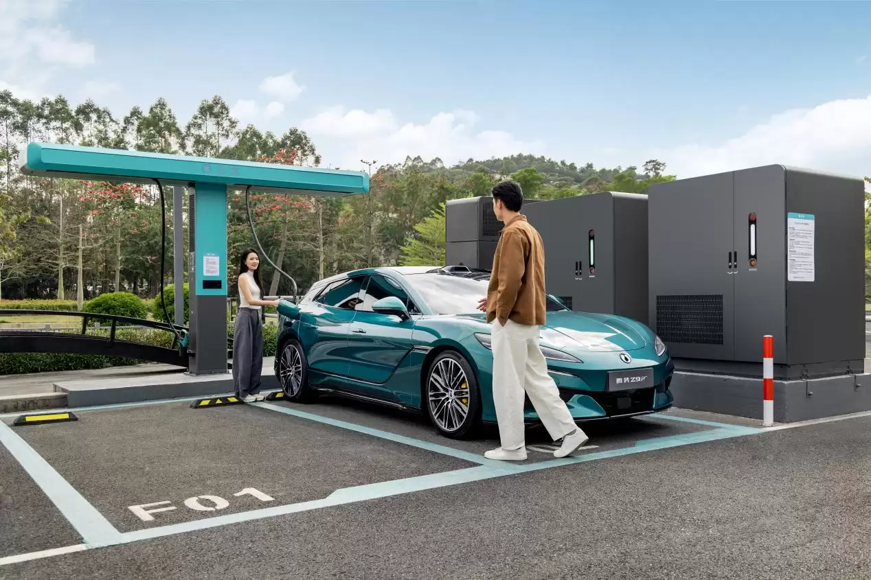 全球首座“圆梦建站”闪充站正式启用,赋能腾势用户拥抱闪充时代