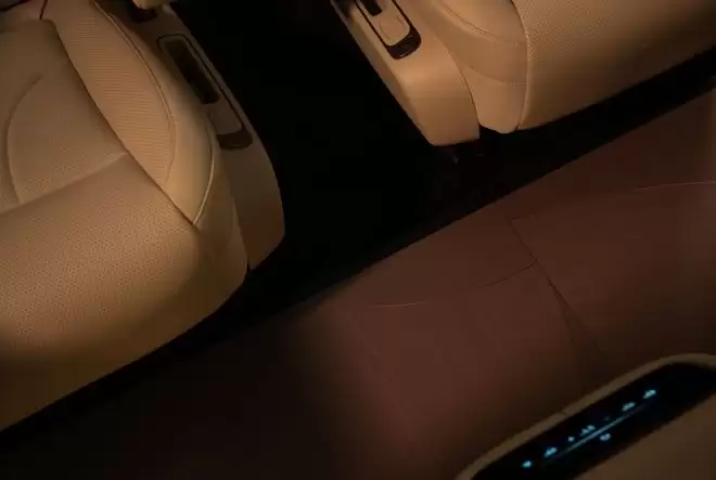 线控底盘+千问大模型 智己LS8预售XX.XX万起