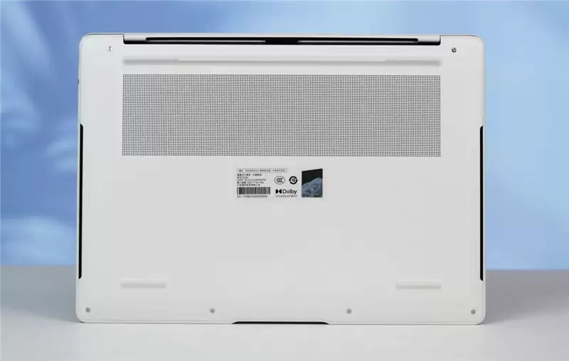 不计成本的奢华做工！小米笔记本Pro 14评测：目前最强的1.1kg轻薄本