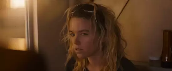 DC新片超级少女中文预告发布,米莉·阿尔柯克主演,2026年6月北美上映