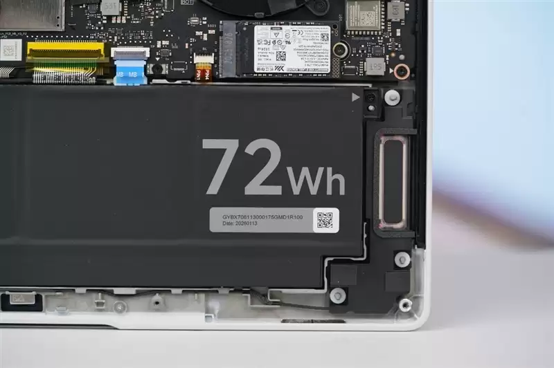 不计成本的奢华做工！小米笔记本Pro 14评测：目前最强的1.1kg轻薄本