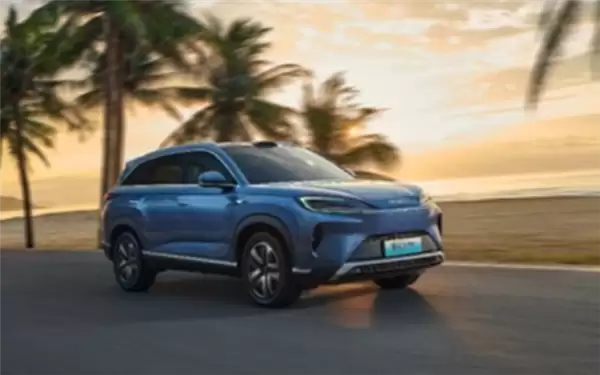 8年红利终结!香港电动车一换一收官:国产新能源被疯抢售罄