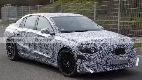 梅赛德斯-AMG纯电E级原型车曝光：2028年初上市，800–900马力/700km续航