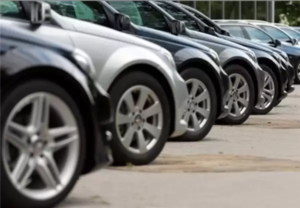 8年红利终结!香港电动车一换一收官:国产新能源被疯抢售罄