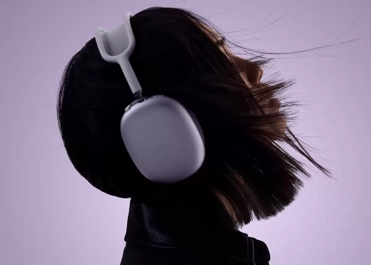 苹果高管揭秘AirPods Max 2:特定音频任务H2芯片算力已超Mac