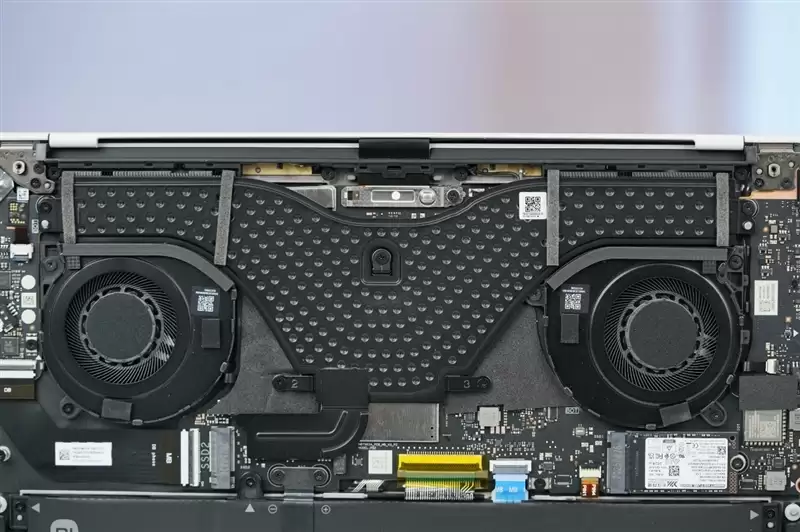 不计成本的奢华做工！小米笔记本Pro 14评测：目前最强的1.1kg轻薄本