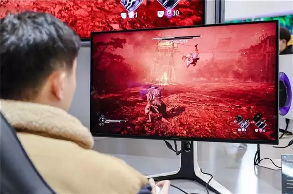 AWE2026 爆火展台！海信显示器旗舰矩阵亮相，旗舰电视同源技术圈粉全场