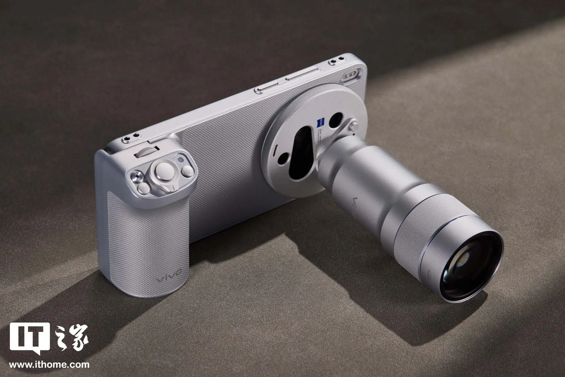 vivo X300 Ultra 摄影师套装图赏：用专业相机思路打造的“专业 V 单”