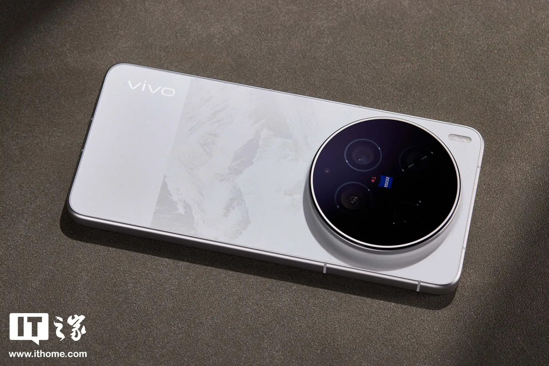 vivo X300 Ultra 摄影师套装图赏：用专业相机思路打造的“专业 V 单”