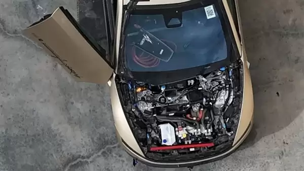 前驱实锤！特斯拉Cybercab机舱曝光：无前备箱 内置超大储液罐