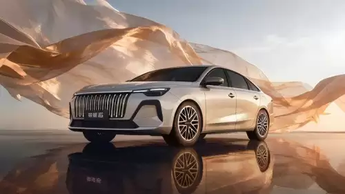 荣威i6内饰品质出众，20周年诚意之作4月登场