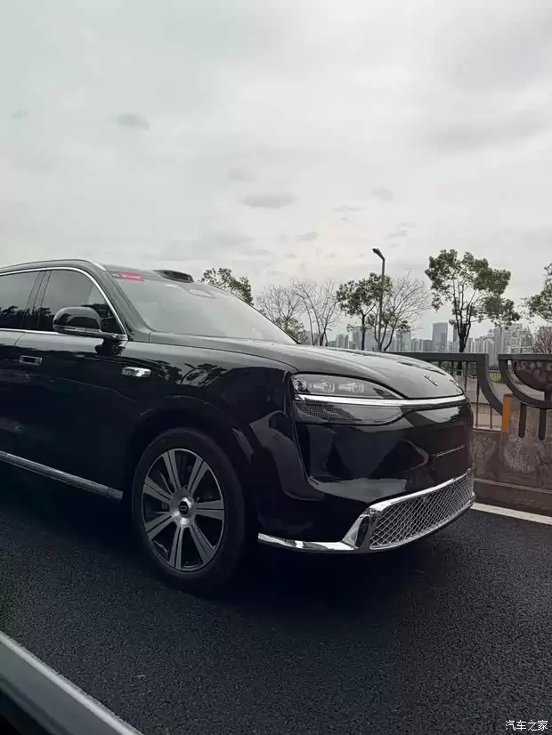 问界M9新款实车曝光：尺寸加长、续航提升，北京车展将发布 details