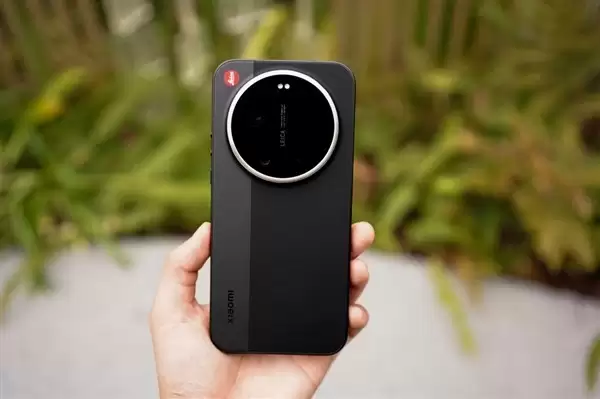 小米十八 Ultra定档明年,搭载两亿像素潜望长焦与LOFIC技术