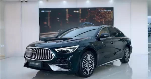 年轻人的第一台B级轿车！吉利银河星耀7第一辆商品车下线