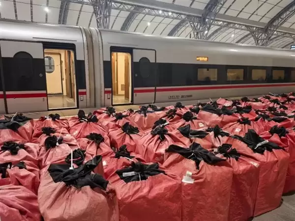京东快递宣布上线新服务!高铁运输 跨城最快4小时达