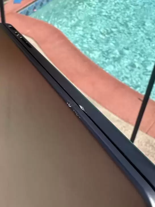 MacBook Pro太硬了！摔下4米再滚25级台阶：仅轻微刮花