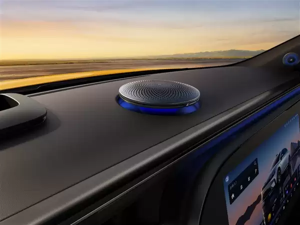 小米SU7的竞品+1!smart精灵6号内饰官图公布:浓郁奔驰味