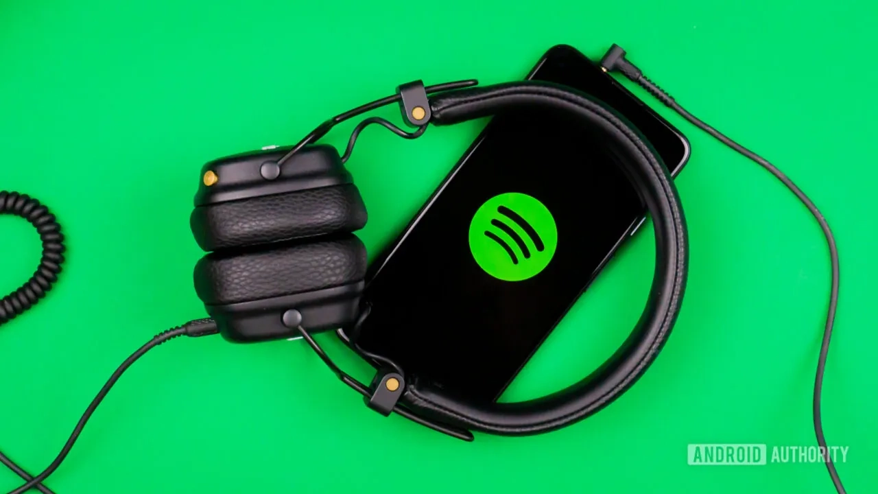 看书累了换听书:Spotify 探索听读同步,手机扫一扫、书本“开口说话”