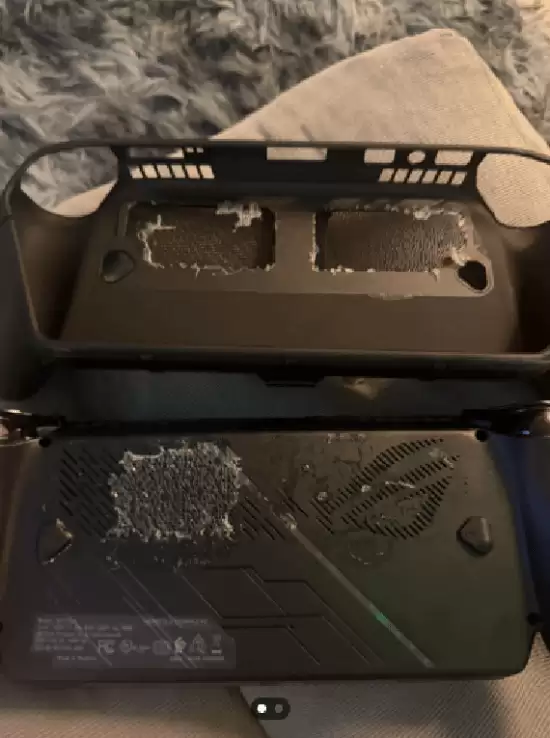 血压直接拉满!7000元ROG游戏掌机被3岁熊孩子灌果冻