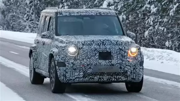 奔驰入门级“小G”实车曝光:方盒子造型 车长约4.4m