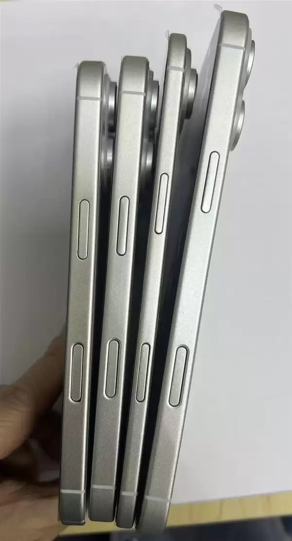 iPhone 17系列机模上手：Air版厚度接近USB-C口