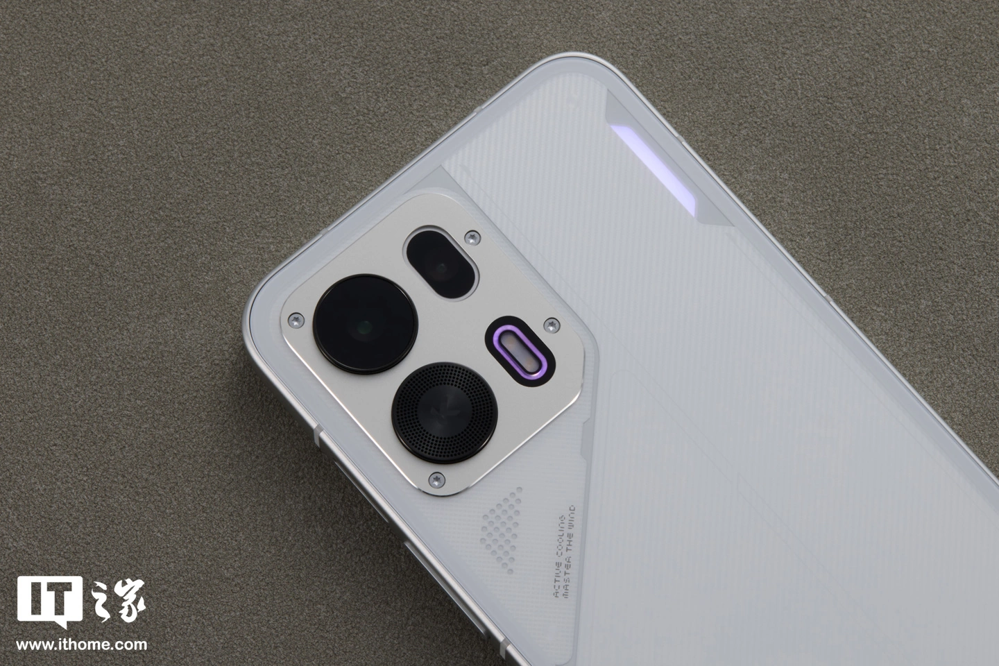 当机能风遇上轻薄手感：OPPO K15 Pro「赛博光翼」开箱图赏