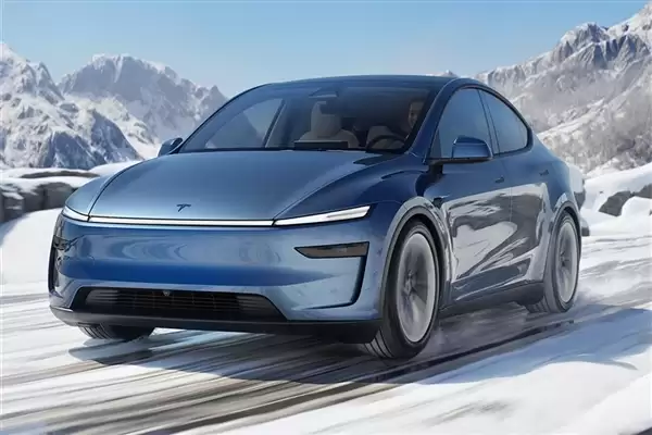 特斯拉FSD V14.3版本推送：核心底层重构 反应速度提升20%