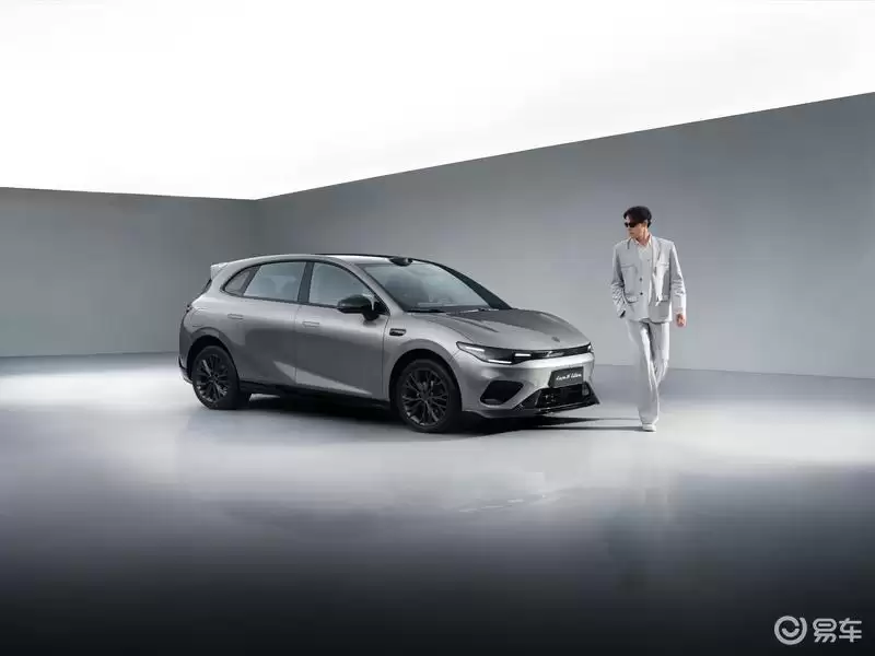 零跑Lafa5 Ultra正式亮相，专属运动套件，将于4月上市