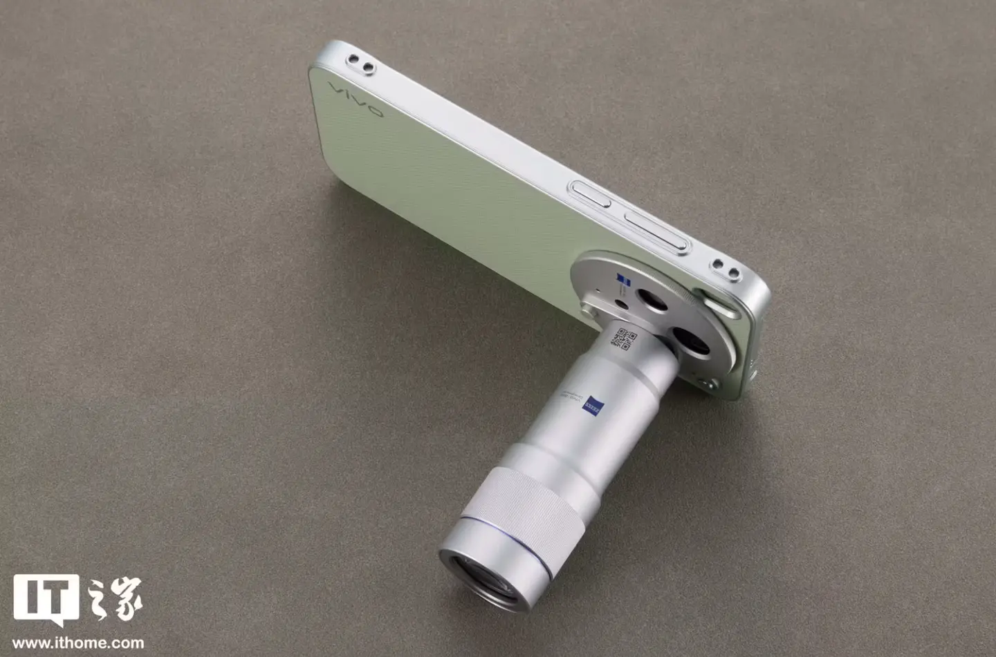 vivo X300s 手机维修备件价格公布:主板 2680 元起,电池 199 元