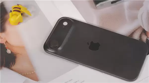 iPhone 17 Air机模上手:史上最薄苹果手机