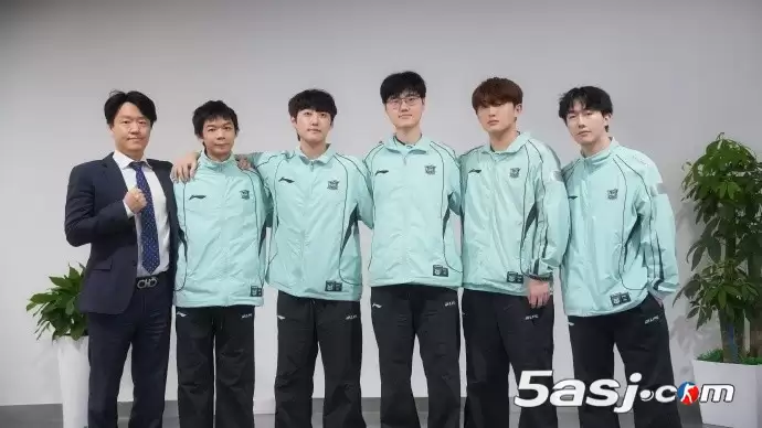 LNG发文告别第一赛段:每个人都在努力,但可惜我们仍未做到最好 LNG发文告别第一赛段:每个人都在努力,但可惜我们仍未做到最好